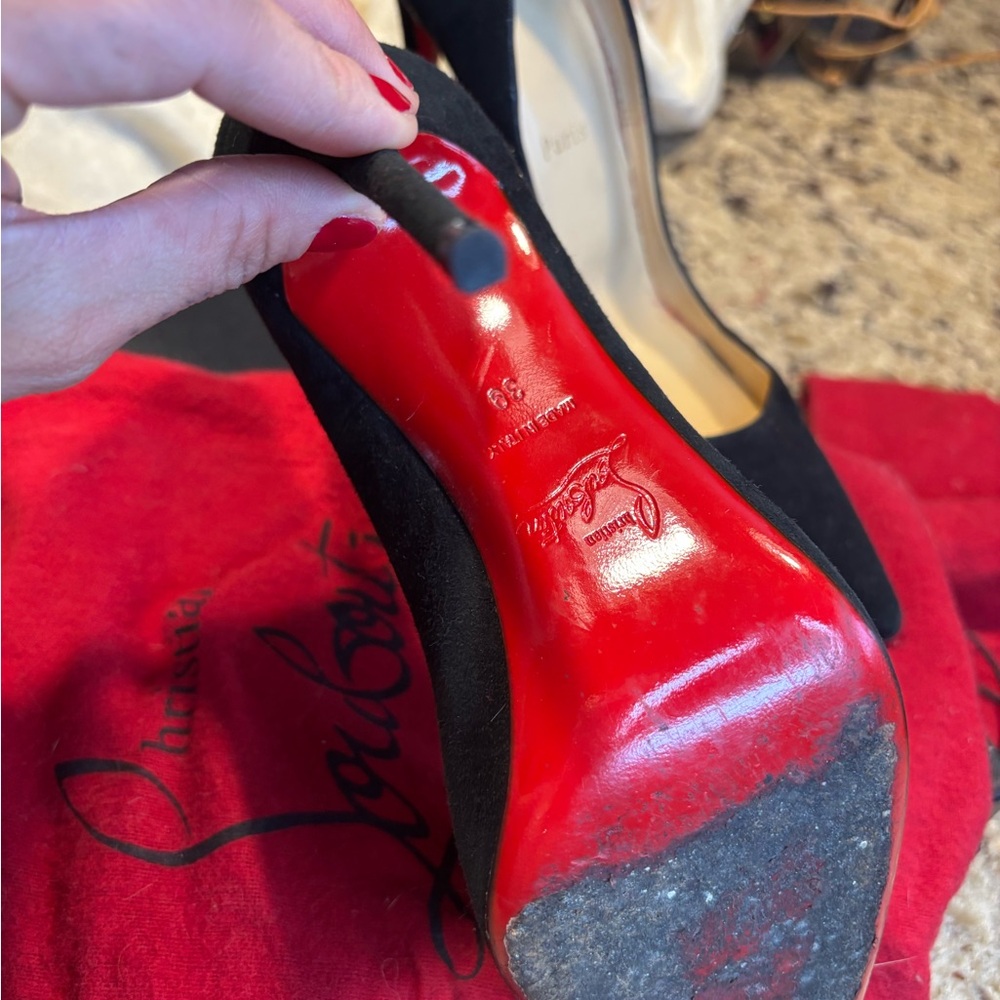 Red bottoms !!! Classic and  chic - Picture 7 of 8
